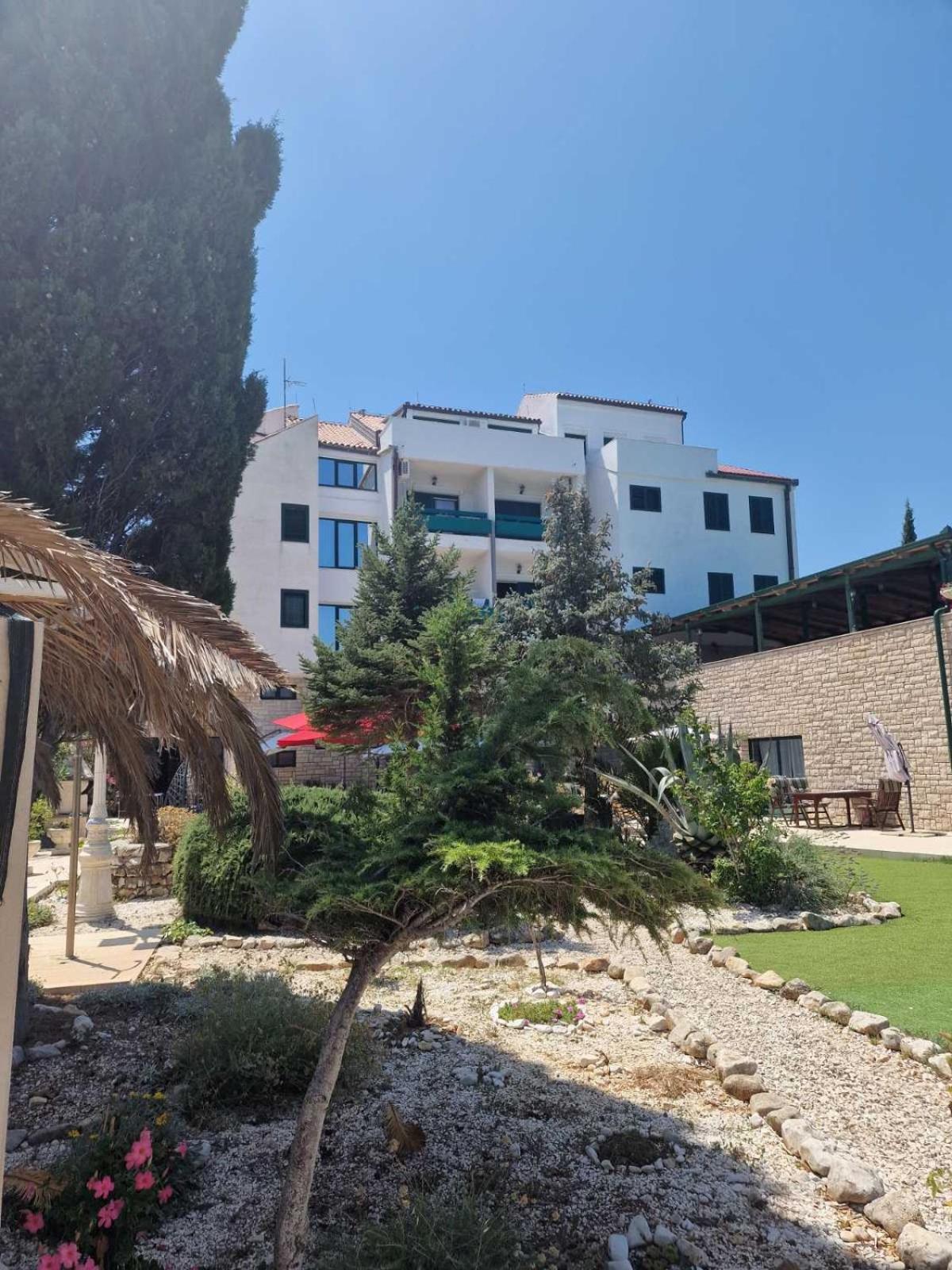 Hotel Marco Polo 斯拉汀 外观 照片